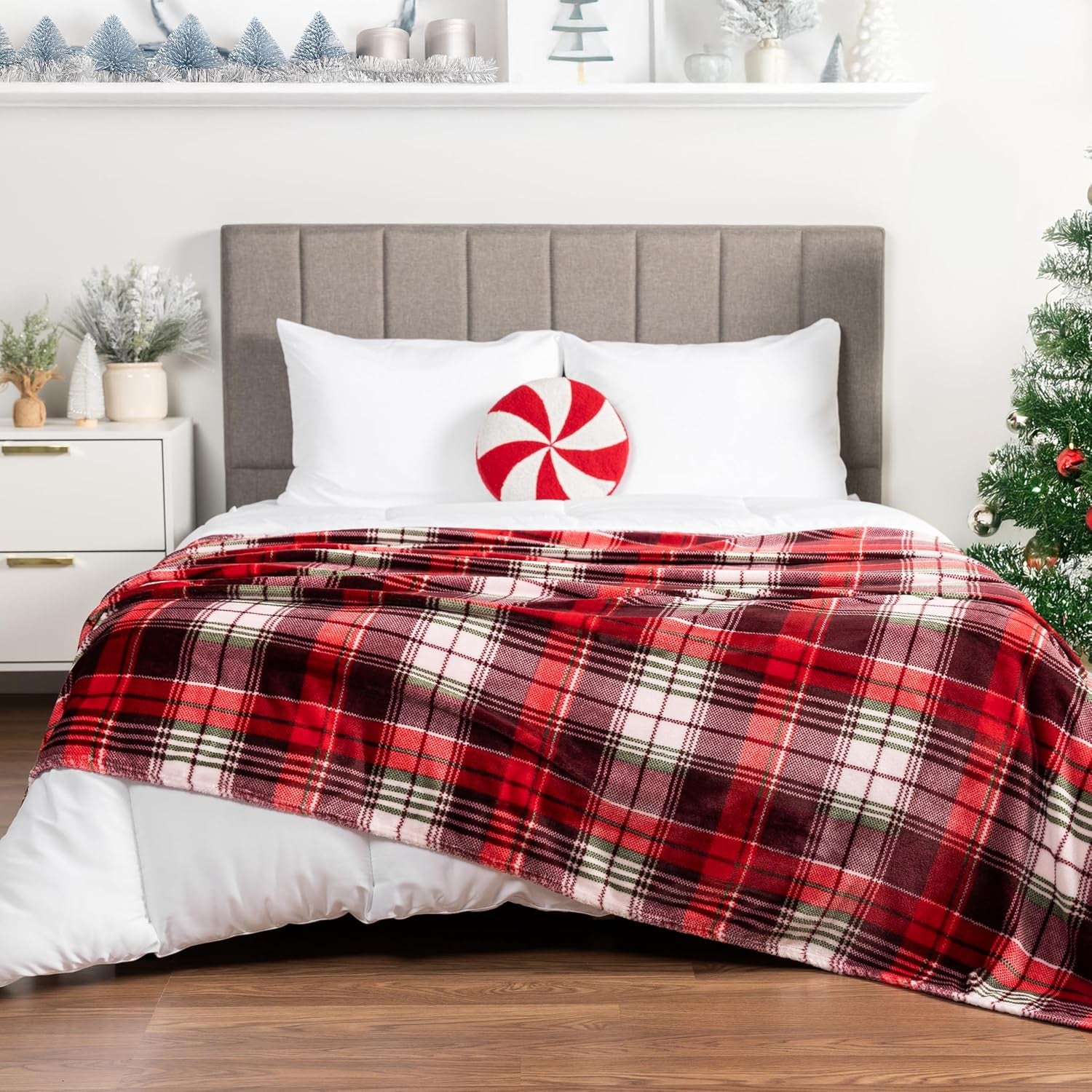 Throw Blanket | Holiday Christmas Red Fleece Blanket | Soft, Plush, Warm Winter Cabin Throw, 50X60 (Red Green Plaid)