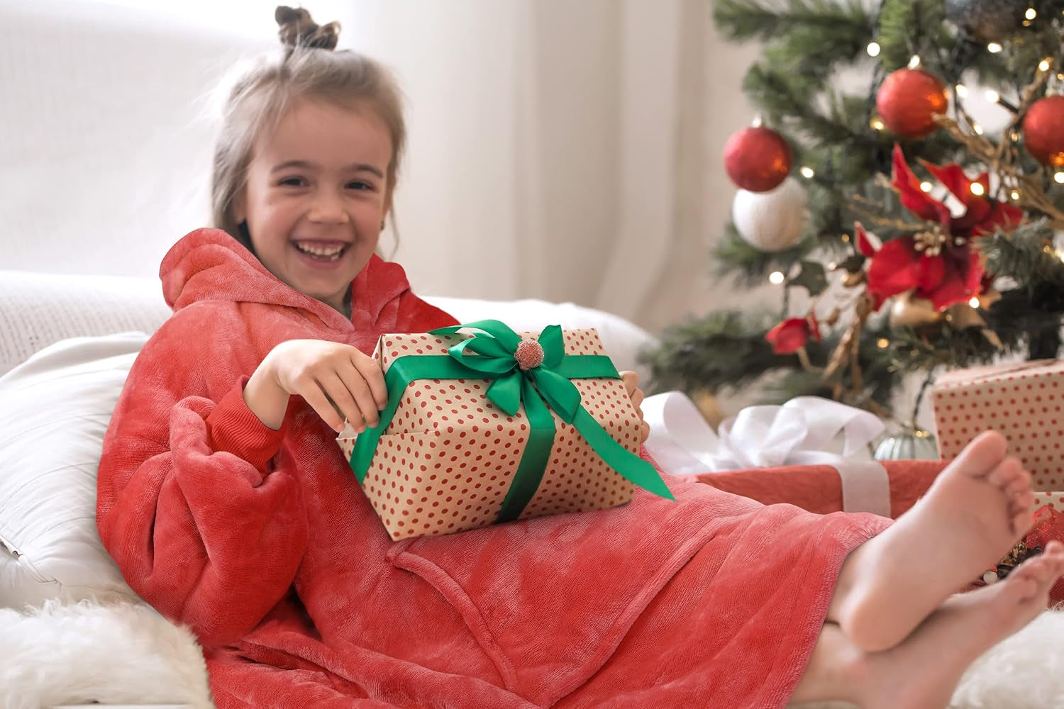 Wearable Blanket Hoodie for Kids - Warm Soft Gift, Oversized Cozy Sherpa Fleece Sweatshirt Pullover for Teens, Girls, Boys, Large Pocket, Red